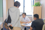 暑期摘镜总动员|做了近视眼手术，老了会瞎？合肥普瑞眼科专家：别轻信！