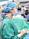 合肥瑶海普瑞眼科医院张婉君院长为近视医生成功实施icl晶体植入手术